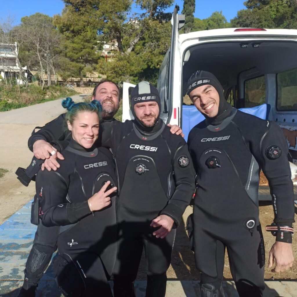 Alumnos del curso Stress & Rescue Diver con su instructor personal.