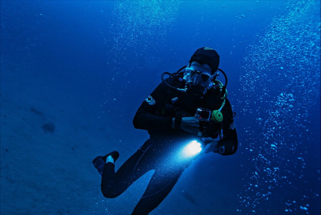 Alumno de Advanced Open Water Diver privado realizando una inmersión.